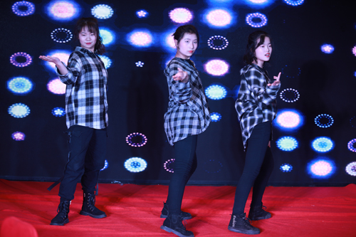 1551754900594613.jpg 大禹漢光2018年“同心同行,共創(chuàng)未來”主題年會圓滿成功